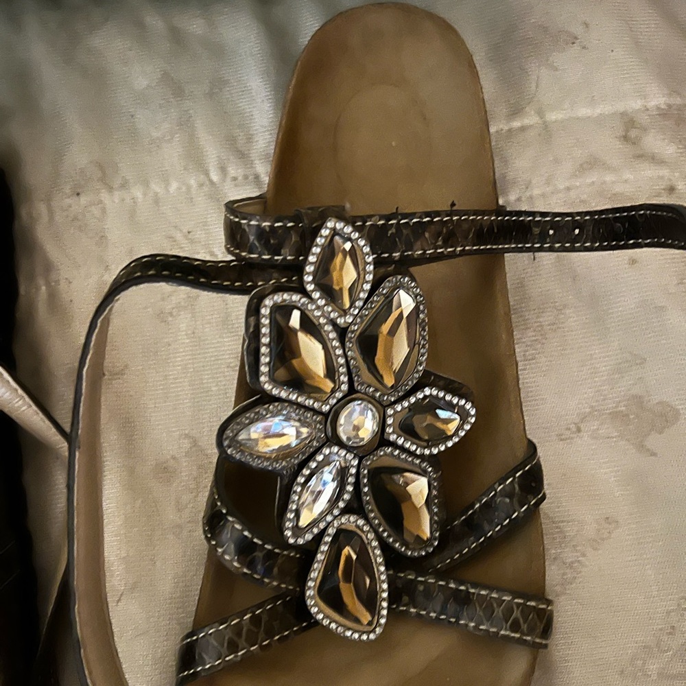 Sandals - Picture 2 of 4